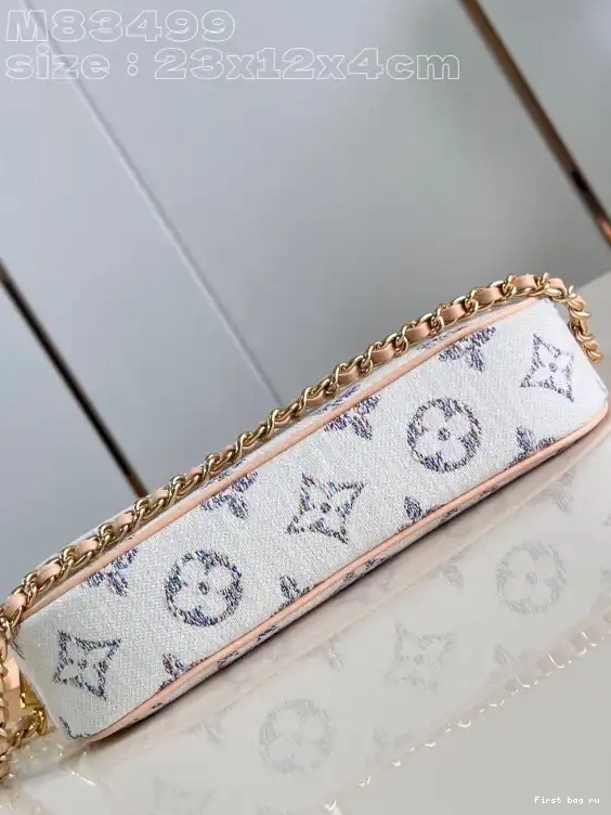 First bag ru LOUIS VUITTON on Wallet Chain Ivy-23.5*12*4.3cm 0630